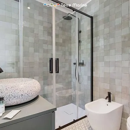 Jack's Tale, Terre Marine Appartement